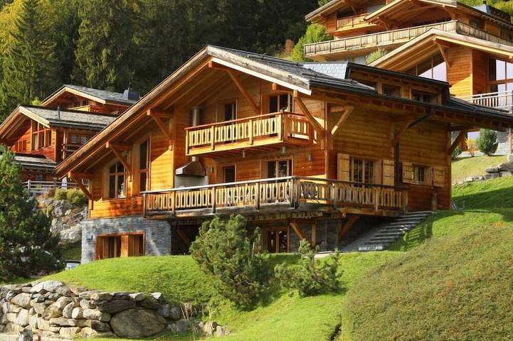 Location de vacances pour 8 personnes, avec jacuzzi et jardin ainsi que sauna et terrasse dans Chesières