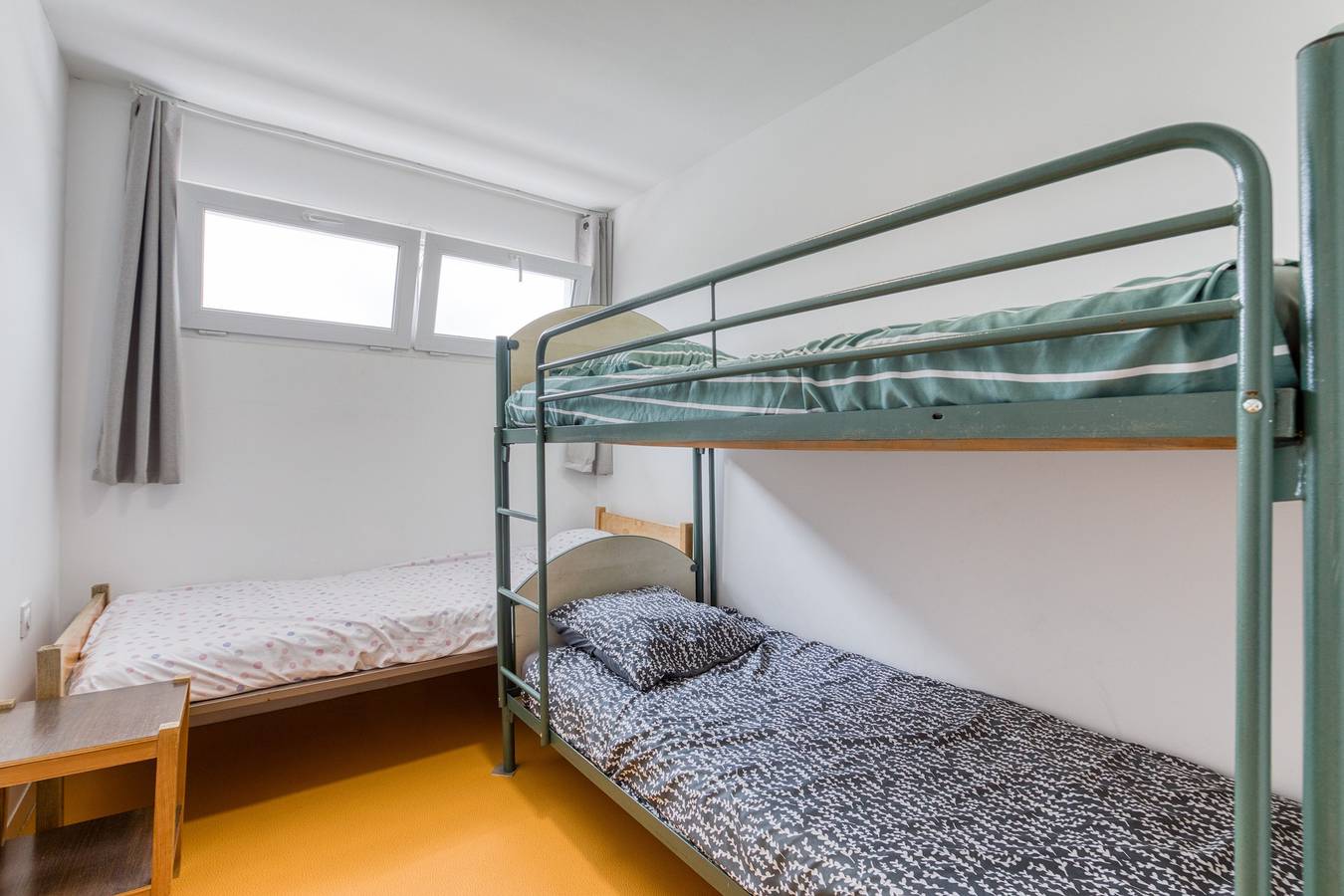 Appartement entier, Chambre avec terrasse partagée et Wi-Fi à 10 mn de la plage in Mudaison, Côte méditerranéenne (France)