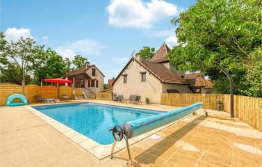 Gîte pour 8 personnes, avec piscine à Salvagnac-Cajarc
