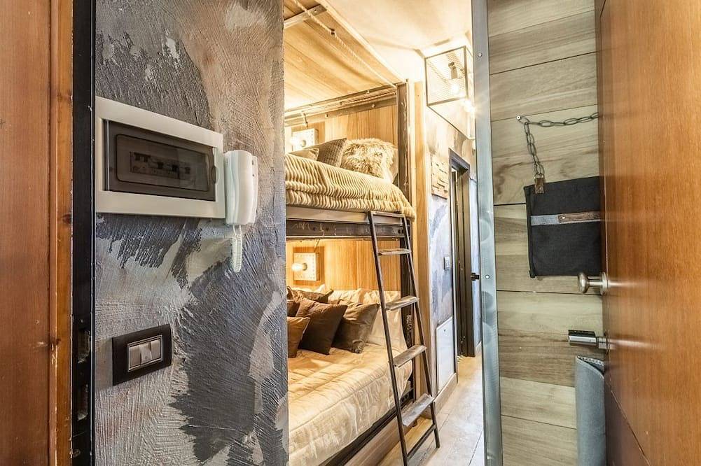 Apartamento entero, Ski-in/ski-out studio in Cervinia with mountain views balcony & king-size bunks in Cervinia Cielo Alto, Valtournenche