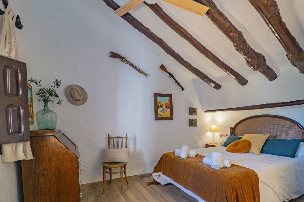 Cubo's Cortijo El Perezon / rural / piscina privada / aire acondicionado in Archidona, Provincia de Málaga