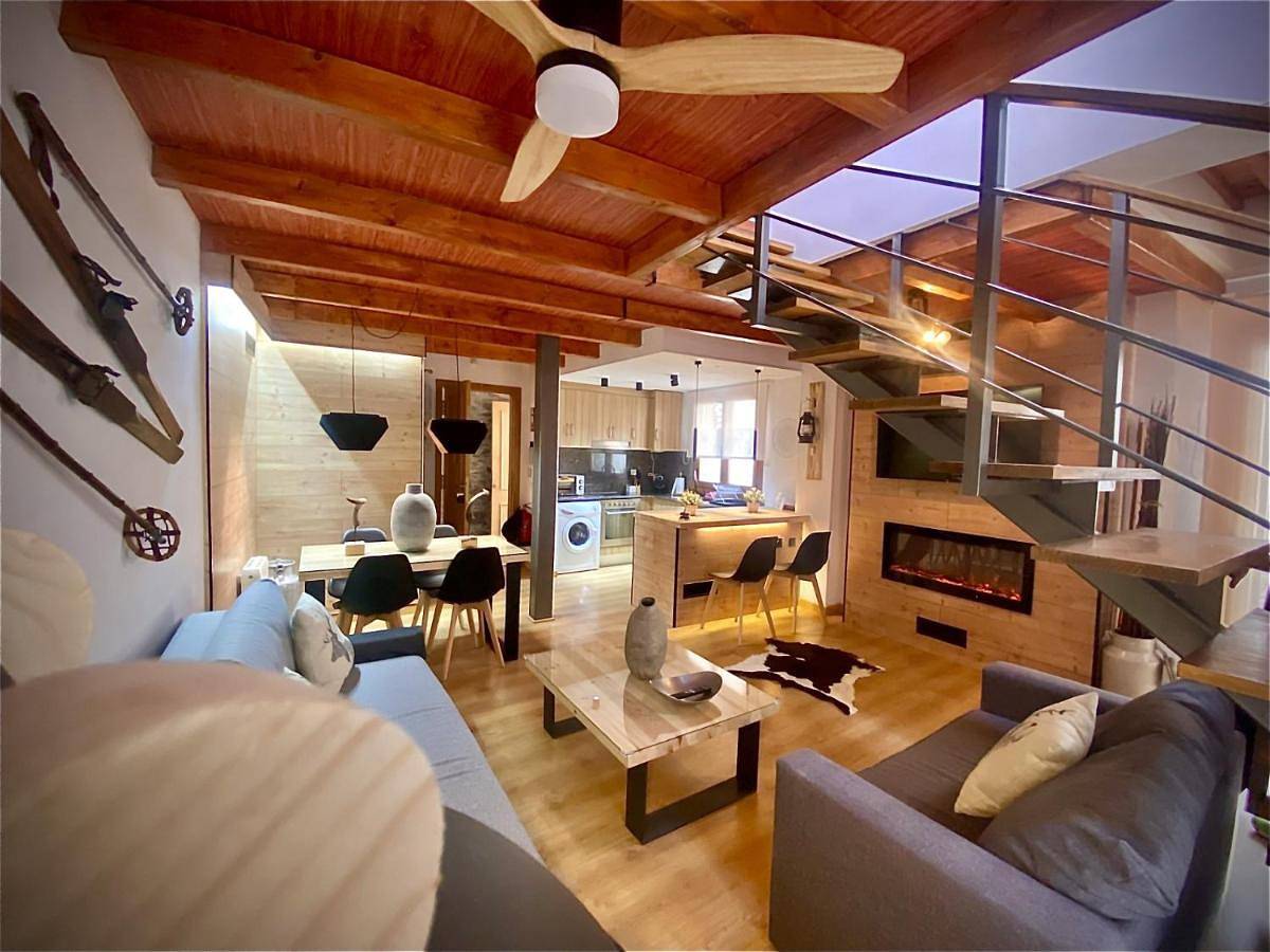 Apartamento entero, Cal Domènec Rialp - Dúplex con encanto - Se admiten mascotas in Port Ainé, Rialp