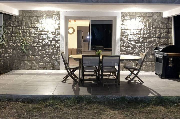 Gîte pour 6 personnes, avec jardin dans Office de Tourisme de Cargese