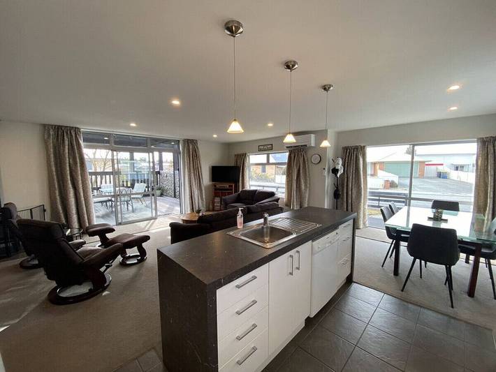 Holiday apartment for 8 people, with garden, with pets in Twizel