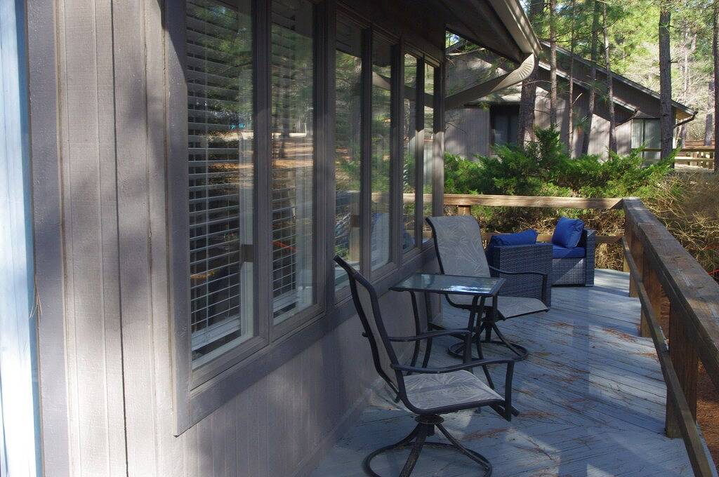 Welcome to the Doglegleft. Beautiful Golf Front home on Pinehurst #6 in Pinehurst, Moore County