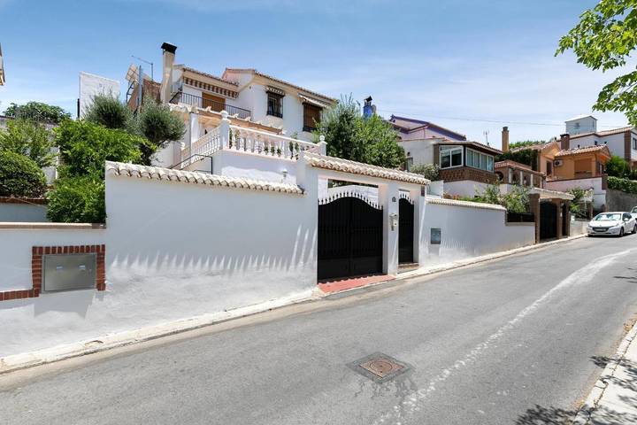 Casa rural para 6 personas, con Balcón y Terraza además de Jardín y Piscina en Villa de Otura - 2