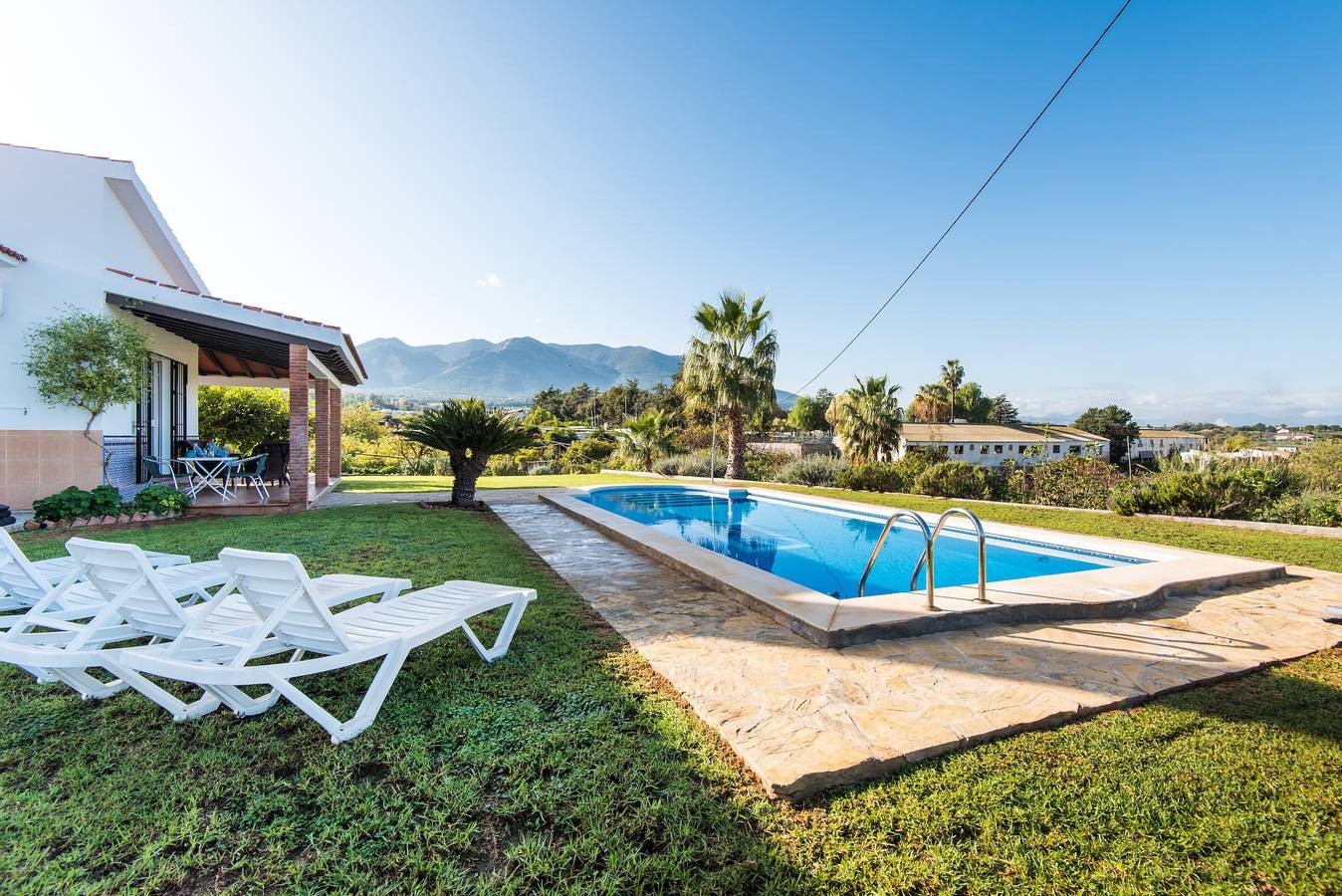 Holiday Home “Villa La Gallega” with Mountain View, Garden, Terrace & Pool in Alhaurín de la Torre, Málaga Province