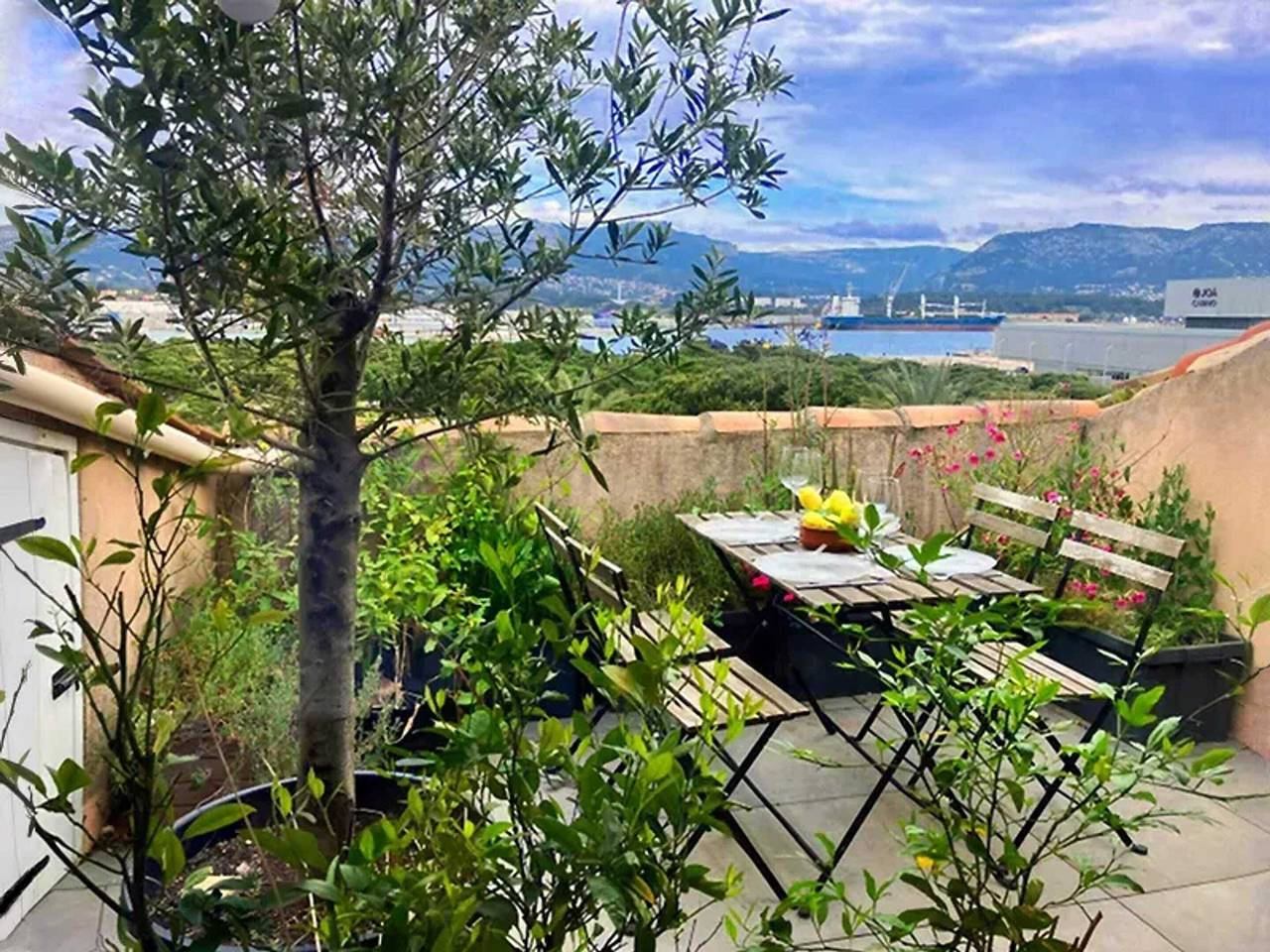 Appartement entier, Appartement contemporain à La Seyne-sur-Mer, 30 m², terrasse in La Seyne-sur-Mer, Côte méditerranéenne (France)