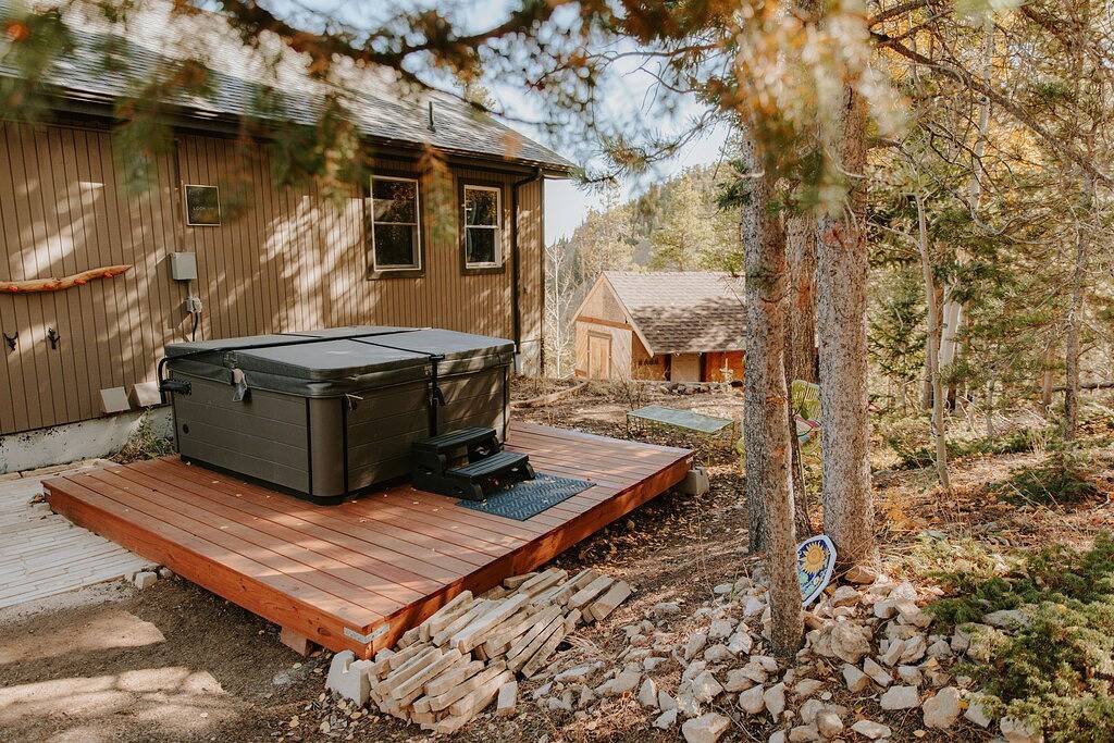 Hot Tub, Game Room and Trails / Families & Pets! in Arapaho and Roosevelt National Forests