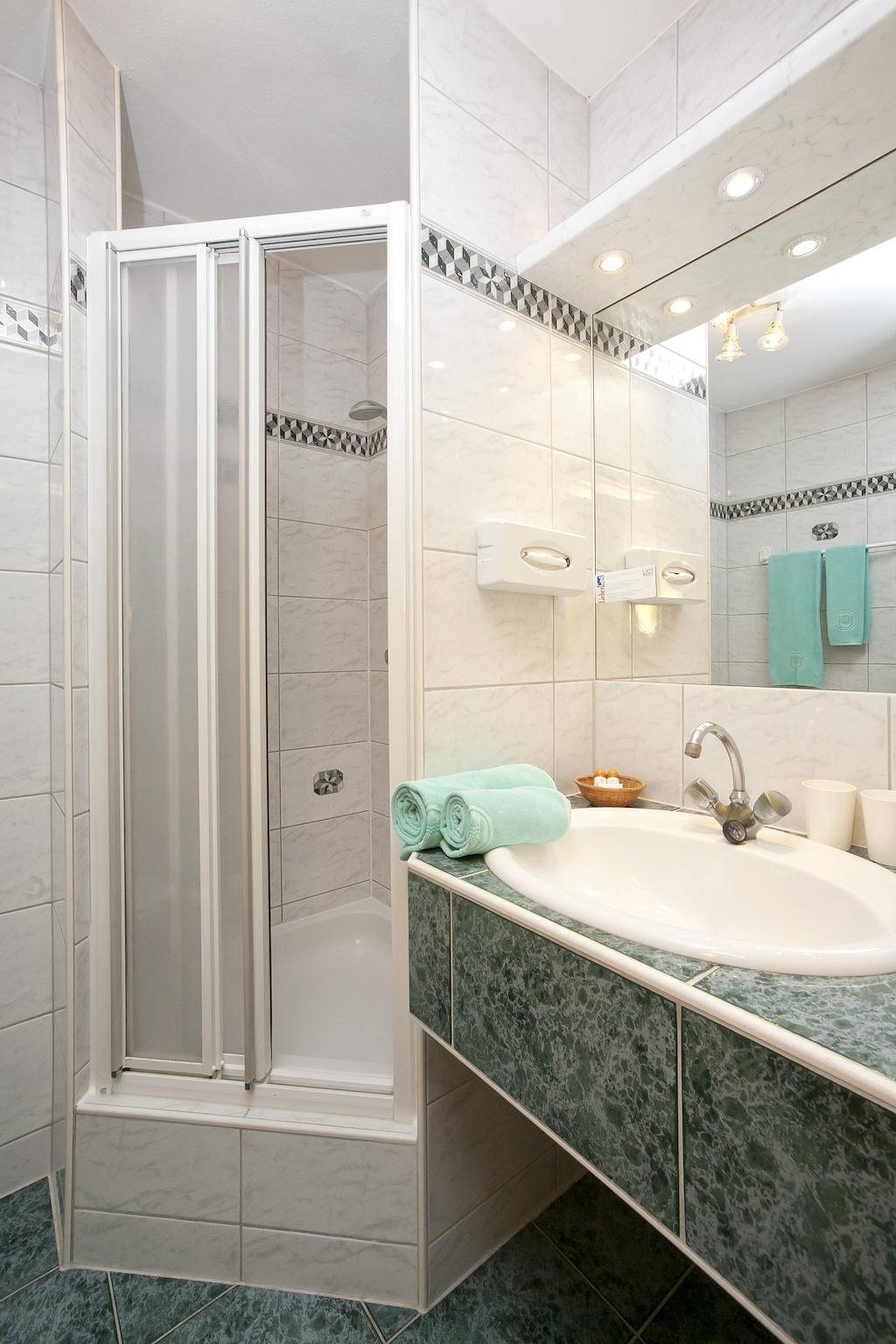 Einzelzimmer, Dusche oder Bad, Wc in Krumpendorf am Wörthersee, Klagenfurt-Villach