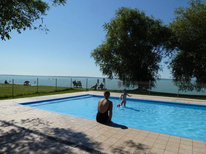 Camping für 5 Personen, mit Pool und Terrasse, mit Haustier am Balaton - 4