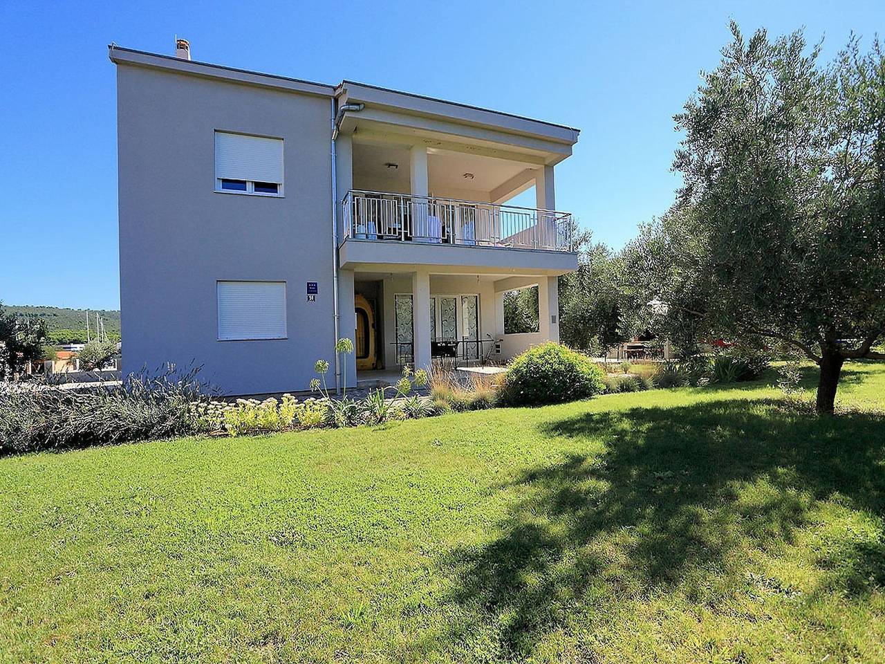 Ganze Wohnung, Tranquil Apartment in Bibinje with Garden and Terrace in Bibinje, Zadar