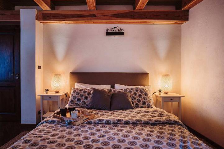 Residence Borgatalpina: drei alpine Häuser für Gruppen bis 15 Gäste in Roure, Turin Provinz
