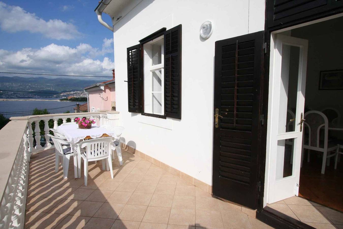 Ferienhaus mit Terrasse und Klimaanlage in Silo (Krk), Krk