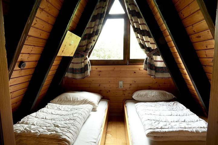 N16 - Cozy Nurdachhaus with a beautiful garden by the lake in the Bavarian Forest in Waldkirchen, Ostbayern