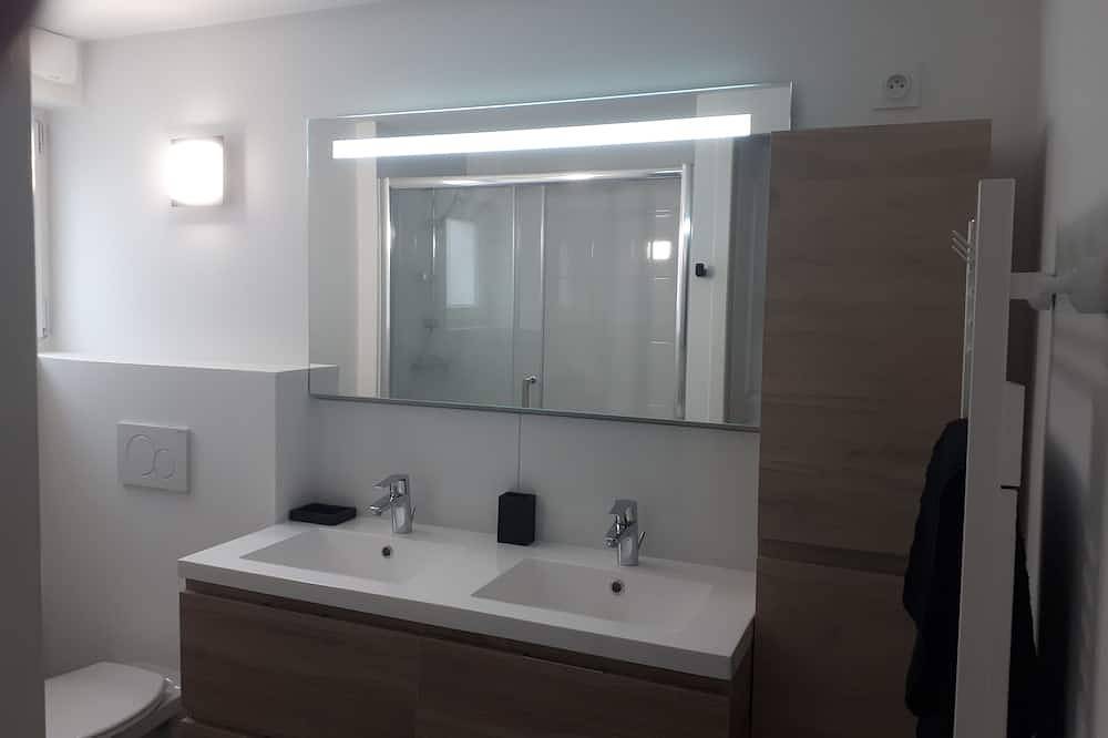 Maison Duplex 90 m² Avec sa Grande Terrasse Face mer / 2 Chambres / 6 Couchages in Saint-Michel-Chef-Chef, Côte de Jade