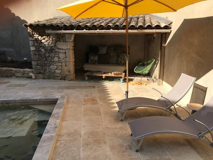 Gîte pour 4 personnes, avec piscine ainsi que terrasse et jardin à Saint-Laurent-de-Carnols - 4