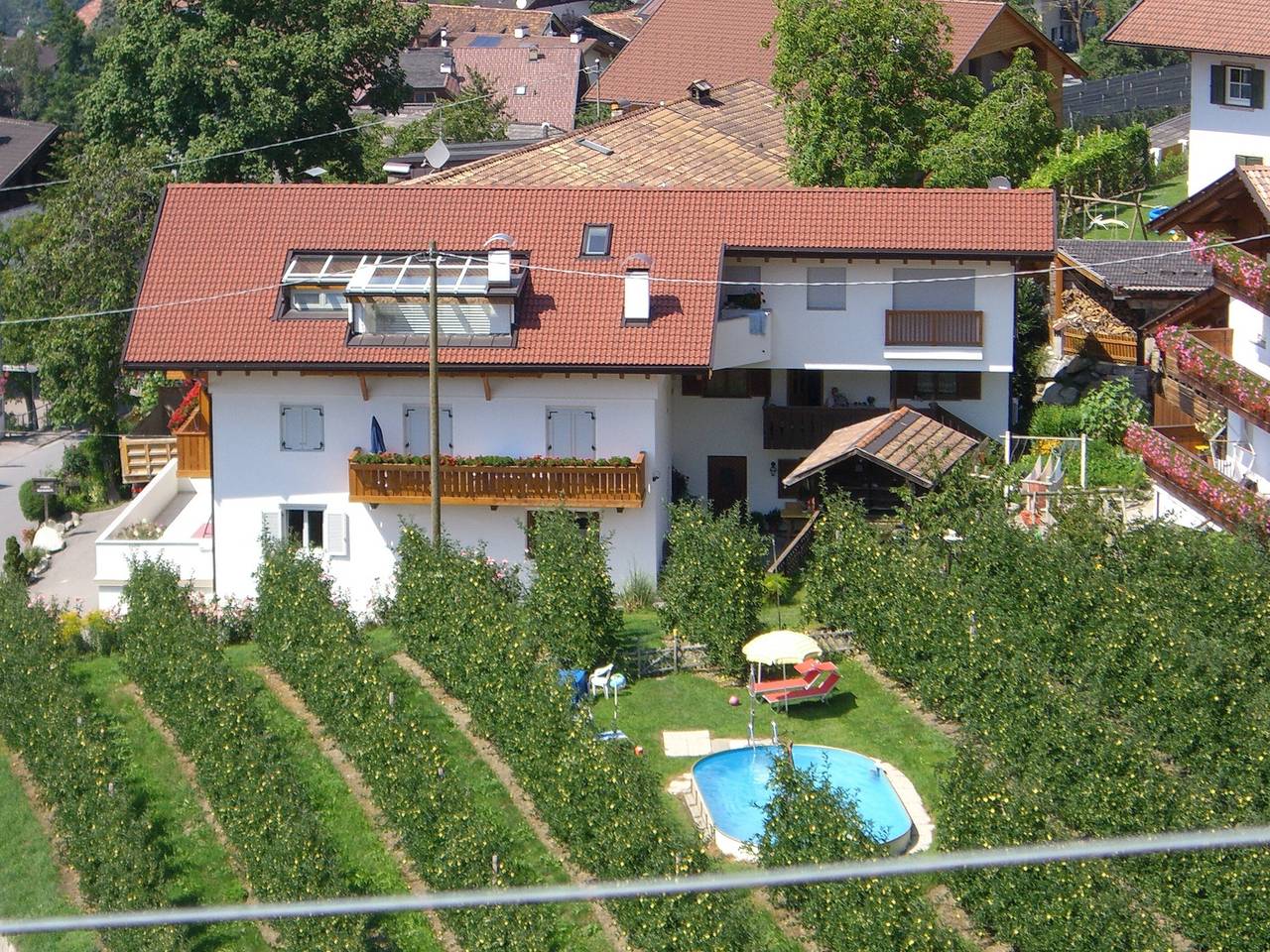 Ganze Wohnung, Ferienwohnung "Mosttragerhof 2" mit Bergblick, Gemeinschaftspool und Wlan in St. Georgen (Schenna), Schenna