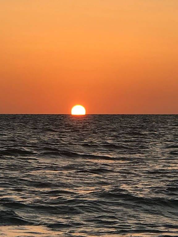 Ganze Wohnung, Menschenmassen weg! Genießen Sie die Schlüssel wie ein Einheimischer. Neue Oceanfront Condo mit Meerblick in Tavernier, Monroe County