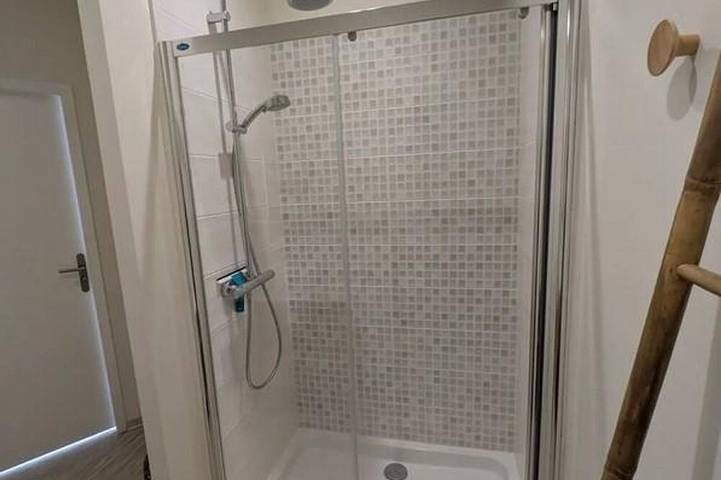 Appartement entier, Studio rénové avec mezzanine au cœur de Bourbon-l'Archambault in Bourbon-l'Archambault, Allier