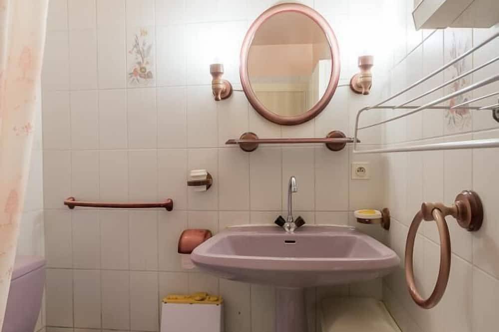 Mirelac - Saint Alban De Montbel in Saint-Alban-de-Montbel, Chambéry region