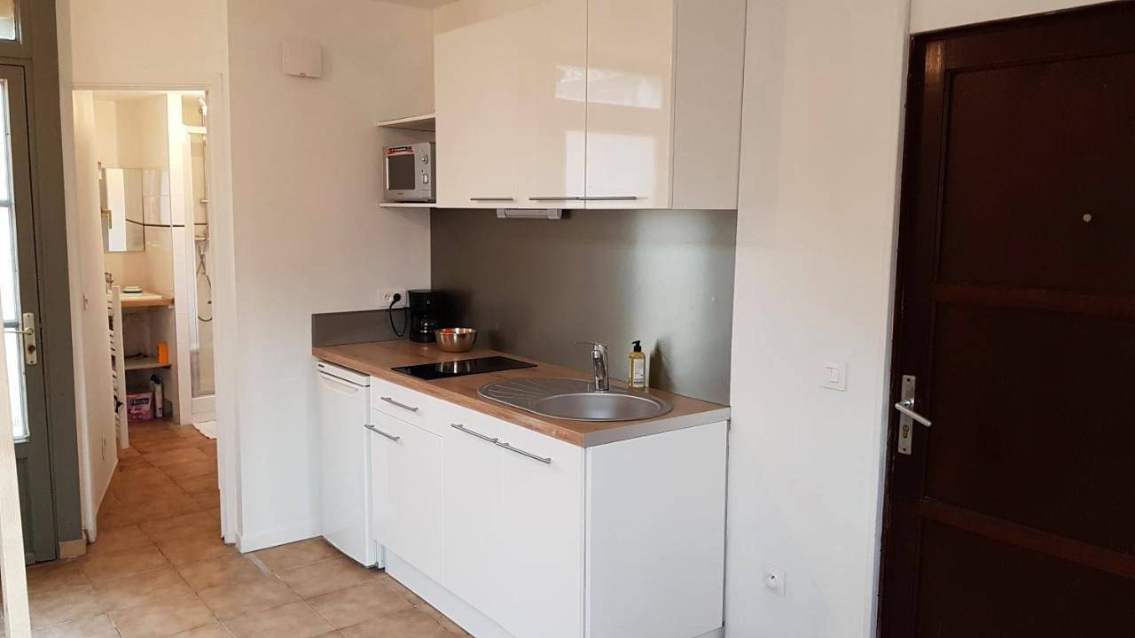 Appartement entier, One-Bedroom Apartment in Bruyères-le-Châtel, Essonne
