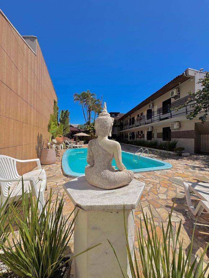 Pousadas para 5 pessoas, com piscina e jardim e ainda vista em Matinhos