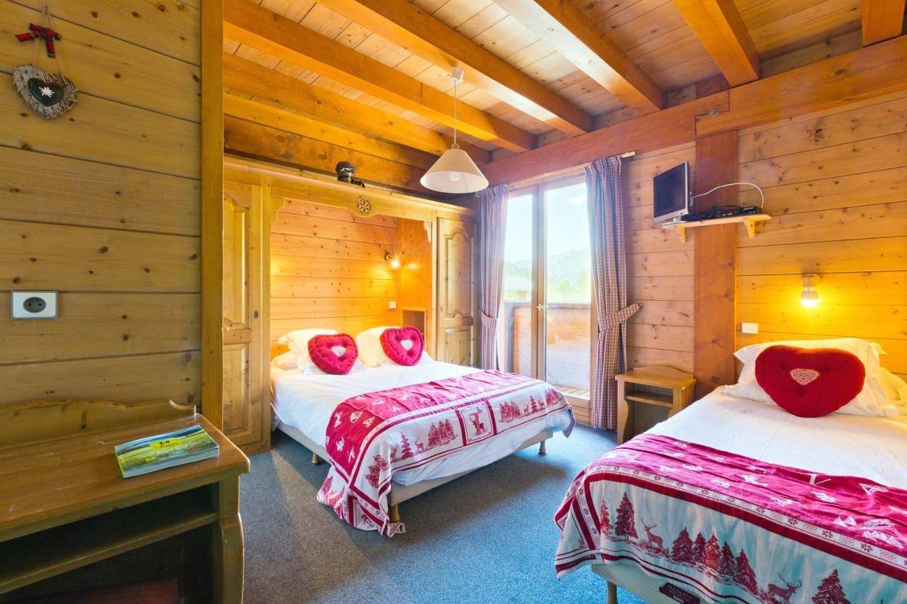 Chalet Hôtel Aiguille Blanche Logis in Les Gets, Les Portes du Soleil