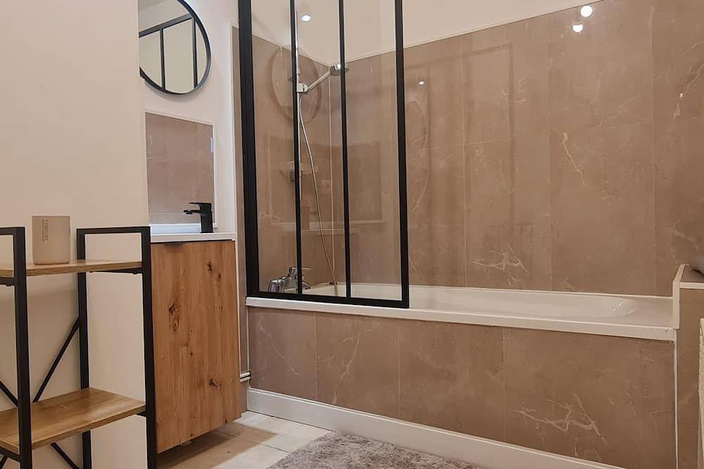 Mini villa ristrutturata con tutti i comfort residence 3*, piscina, mare a piedi in Serra di Ferro, Ajaccio e dintorni