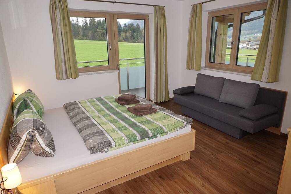 Entire apartment, Chalet in Kaltenbach near Ski Lift in Kaltenbach, Ski-Optimal Hochzillertal