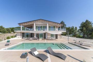 Villa für 8 Personen, mit Garten und Sauna sowie Whirlpool in Marche