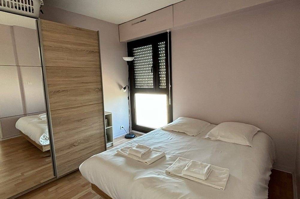 Entire apartment, Apartment  Bordeaux Mérignac with Parking in Mérignac, Bordeaux region