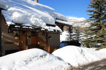 Chalet pour 9 personnes, avec balcon et jardin, animaux acceptés à Puy-Saint-Vincent