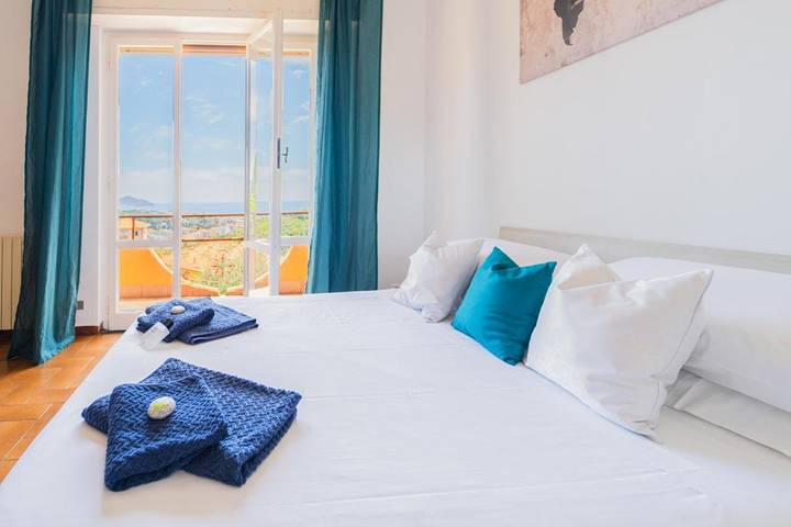 Ferienwohnung für 4 Personen, mit Ausblick und Garten in Chiavari