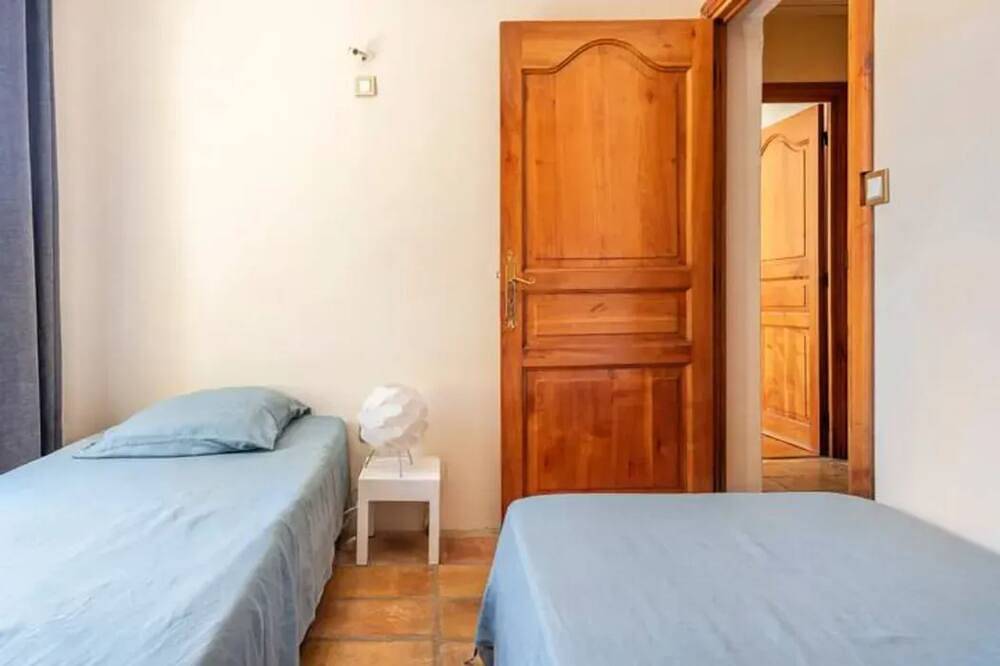 Homerez - Comfortable Villa with Garden in Rognes – 200 m² in Rognes, Aix-en-Provence region