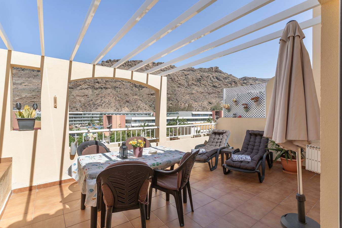 Ganze Wohnung, Ferienwohnung 'Los Mangueros Beach 37 - Mogán' mit Bergblick, Wlan und Klimaanlage in Puerto de Mogan, Mogán