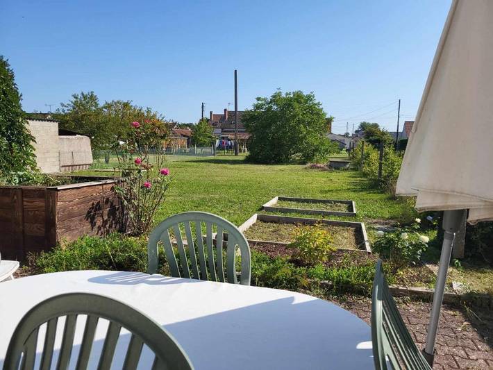 Gîte pour 2 personnes, avec vue ainsi que terrasse et jardin à Salbris - 4