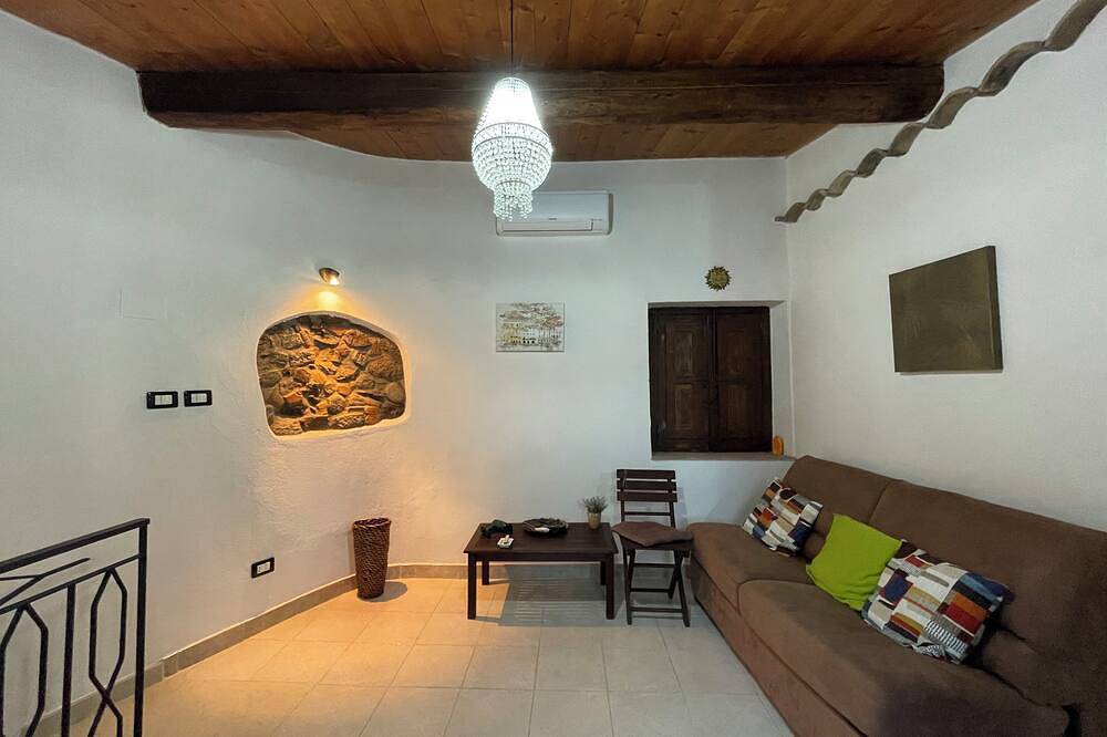 Ganze Wohnung, Stay in the tranquility of Badolato's ancient, atmospheric streets in Badolato, Catanzaro Provinz