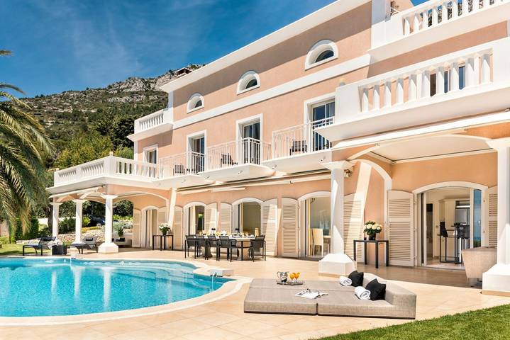 Villa pour 12 personnes, avec vue ainsi que piscine et jardin - 1