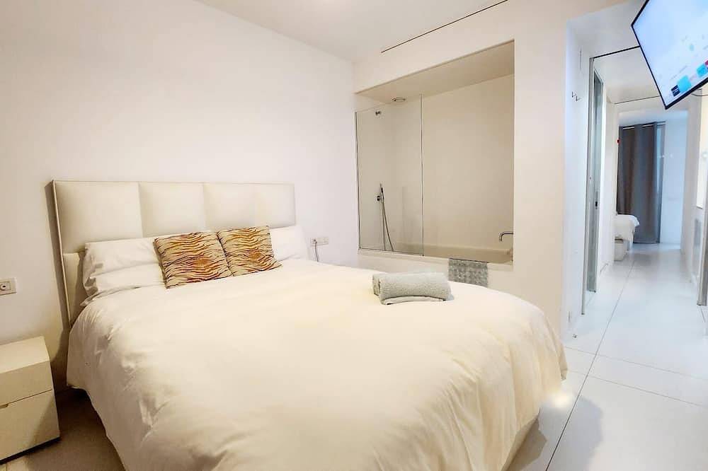 Entire apartment, Ibiza - Apartment - Sleeps 4 - Parking - Pool in Talamanca, Ibiza (Municipality)
