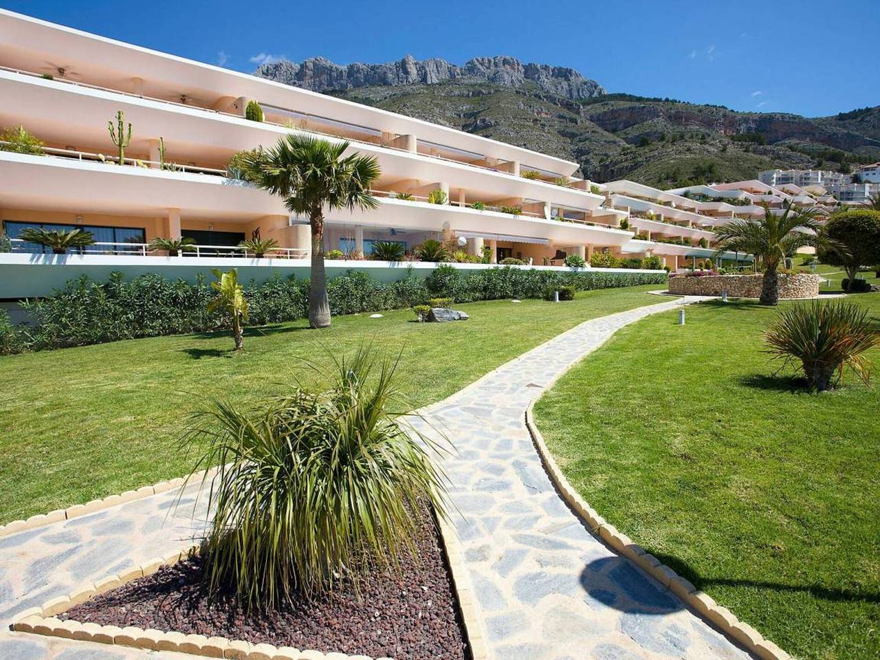 Apartamento entero, Encantador apartamento para 8 pers. con piscinas y playa a 3 km - Altea, Costa Blanca in Altea La Vella, Altea