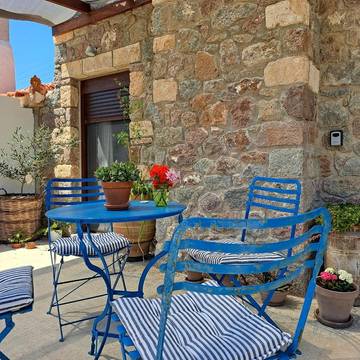 Gîte pour 2 personnes, avec terrasse et jardin dans Perdika