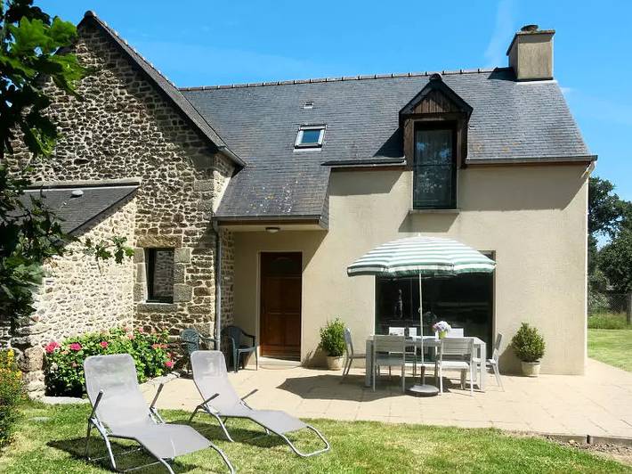 Location de vacances pour 6 personnes, avec jardin à Le Tronchet - 4