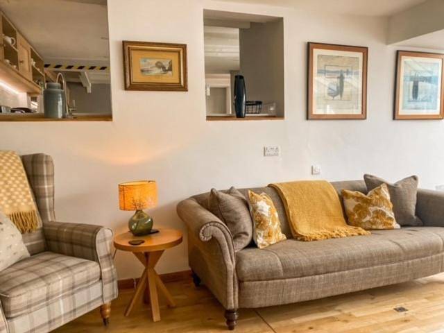 Four-Bedroom House in Newton and Noss, South Devon