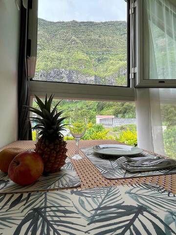 Gîte pour 2 personnes, avec vue à Hell-Bourg
