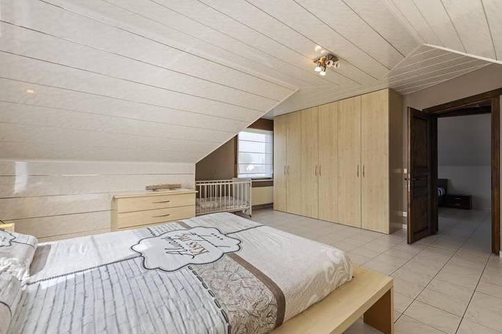 Location de vacances pour 8 personnes, avec terrasse et jardin ainsi que piscine et jacuzzi à Zedelgem - 3