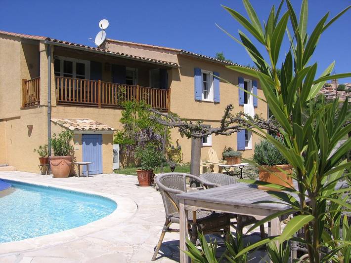 Gîte pour 6 personnes, avec piscine à Puimoisson