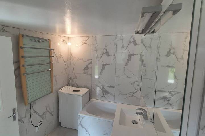 Private home with family suite, bedroom, living room, kitchen, and bathroom in Champigny-sur-Marne, Val-de-Marne