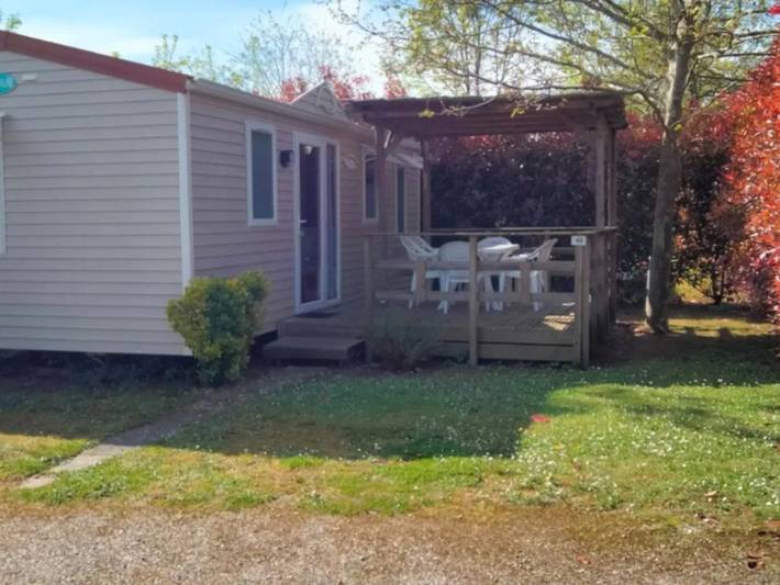 Mobil home pour 4 personnes, avec piscine et terrasse, animaux acceptés à Vielmur-sur-Agout