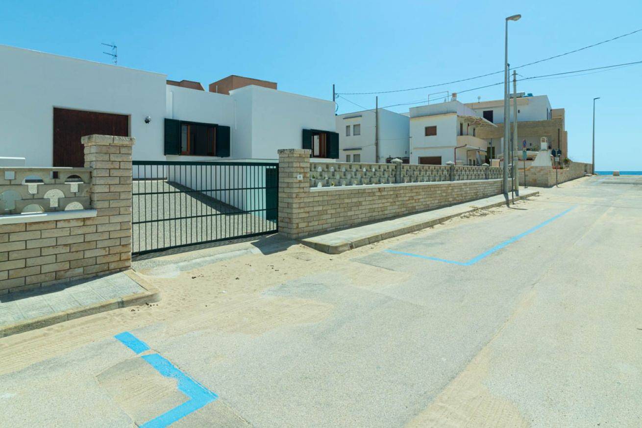 Casa Vacanza Sea Front  in Torre Pali, Salve